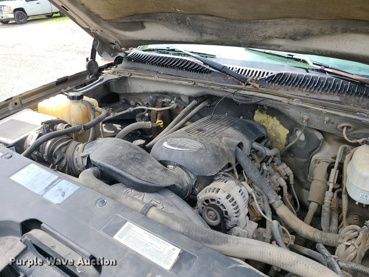 image for item MG9619 2003 Chevrolet Silverado 2500HD  Ext. Cab pickup truck