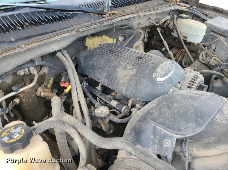 image for item MG9619 2003 Chevrolet Silverado 2500HD  Ext. Cab pickup truck