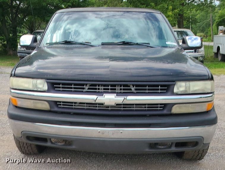 image for item MG9620 2001 Chevrolet Silverado 1500  Ext. Cab pickup truck