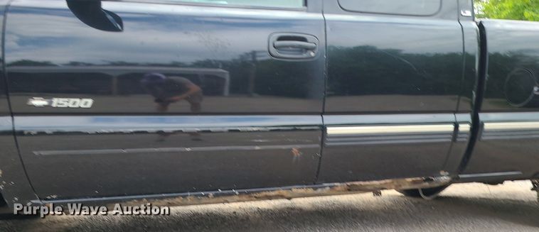 image for item MG9620 2001 Chevrolet Silverado 1500  Ext. Cab pickup truck