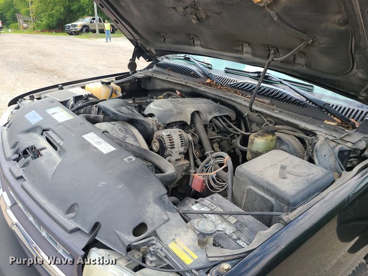 image for item MG9620 2001 Chevrolet Silverado 1500  Ext. Cab pickup truck