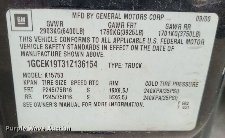 image for item MG9620 2001 Chevrolet Silverado 1500  Ext. Cab pickup truck