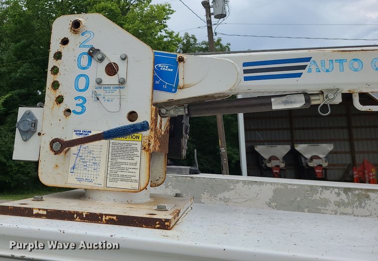 image for item MG9622 2002 Ford F350 Super Duty  utility bed pickup truck