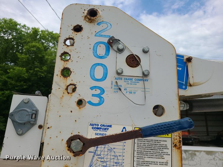 image for item MG9622 2002 Ford F350 Super Duty  utility bed pickup truck