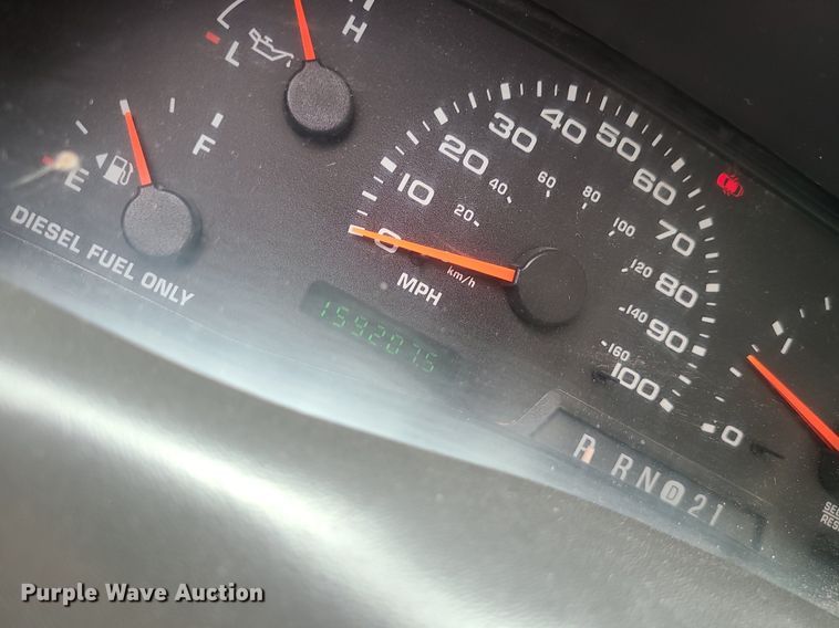 image for item MG9622 2002 Ford F350 Super Duty  utility bed pickup truck