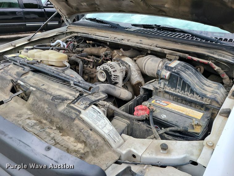 image for item MG9622 2002 Ford F350 Super Duty  utility bed pickup truck