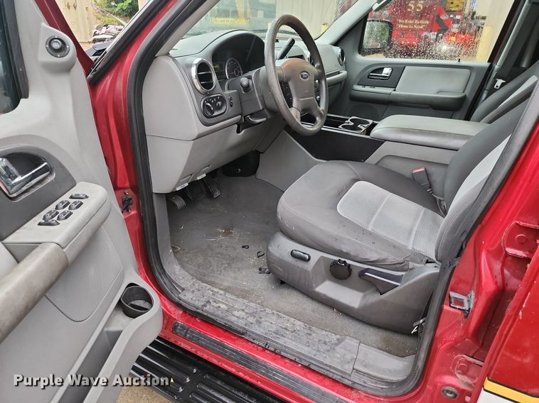 image for item MG9674 2006 Ford Expedition XLT  SUV