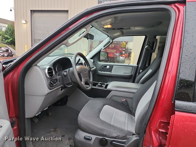 image for item MG9674 2006 Ford Expedition XLT  SUV