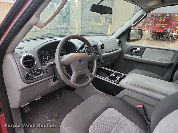 image for item MG9674 2006 Ford Expedition XLT  SUV