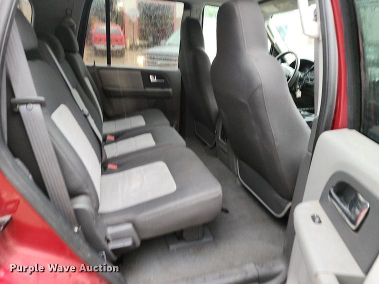 image for item MG9674 2006 Ford Expedition XLT  SUV