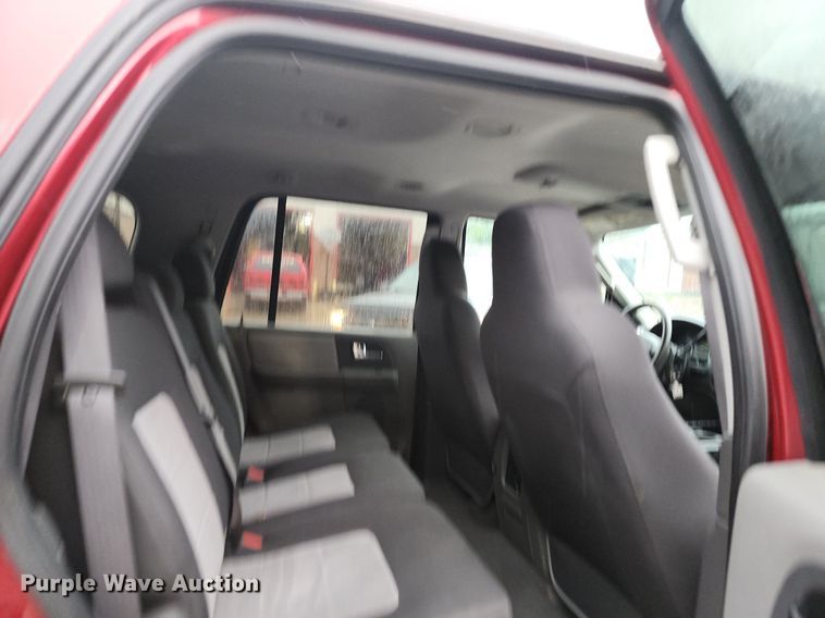 image for item MG9674 2006 Ford Expedition XLT  SUV