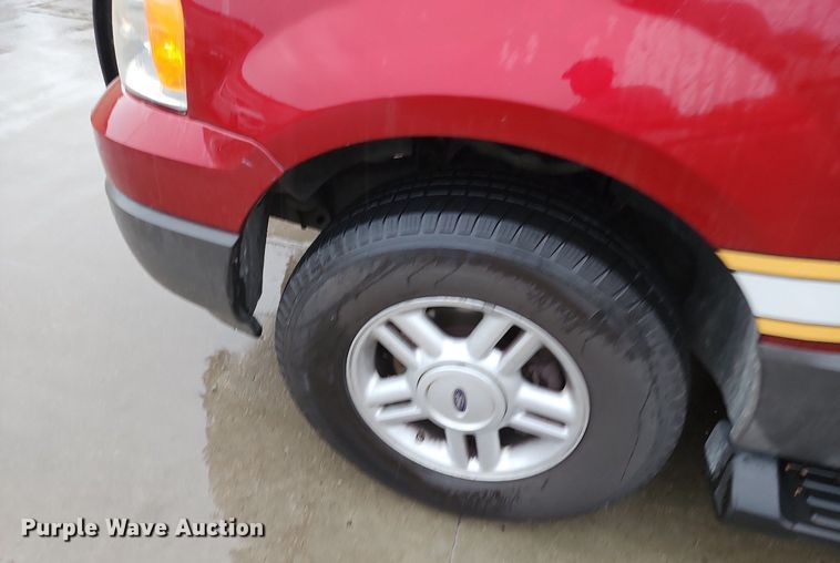 image for item MG9674 2006 Ford Expedition XLT  SUV