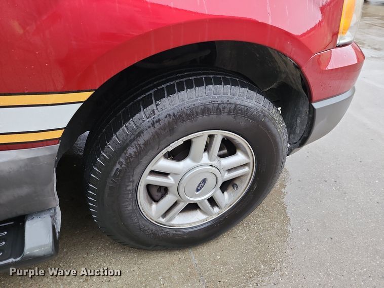 image for item MG9674 2006 Ford Expedition XLT  SUV