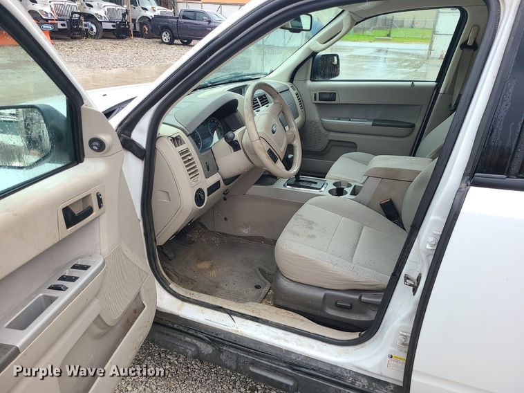 image for item MG9676 2010 Ford Escape XLT  SUV