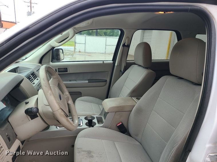 image for item MG9676 2010 Ford Escape XLT  SUV