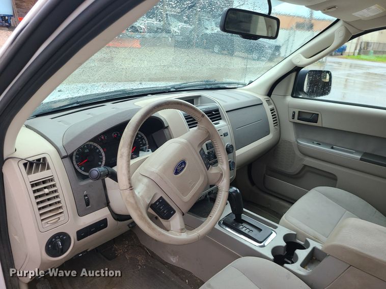 image for item MG9676 2010 Ford Escape XLT  SUV