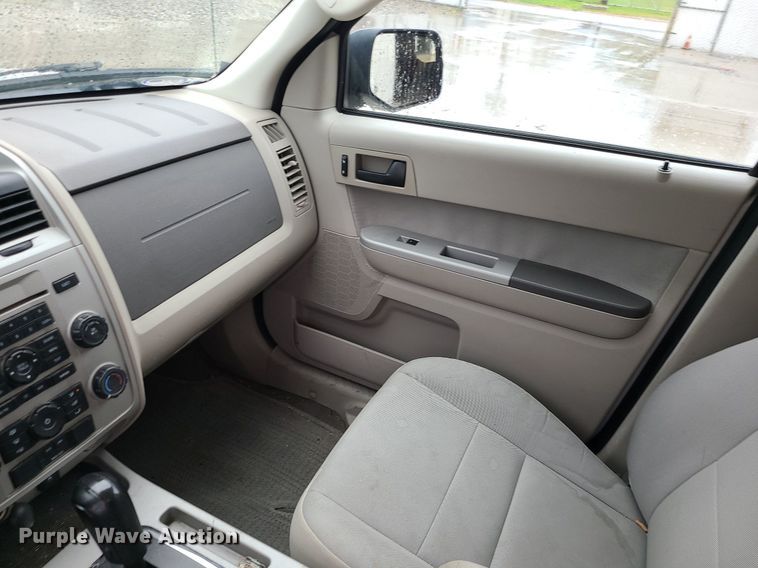 image for item MG9676 2010 Ford Escape XLT  SUV