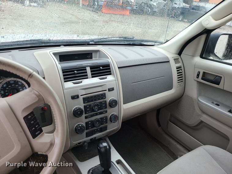 image for item MG9676 2010 Ford Escape XLT  SUV