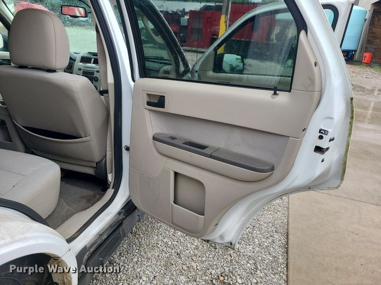 image for item MG9676 2010 Ford Escape XLT  SUV