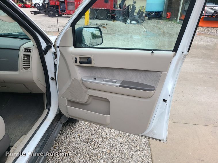 image for item MG9676 2010 Ford Escape XLT  SUV