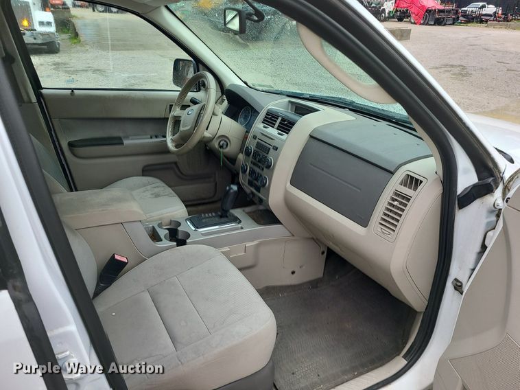 image for item MG9676 2010 Ford Escape XLT  SUV