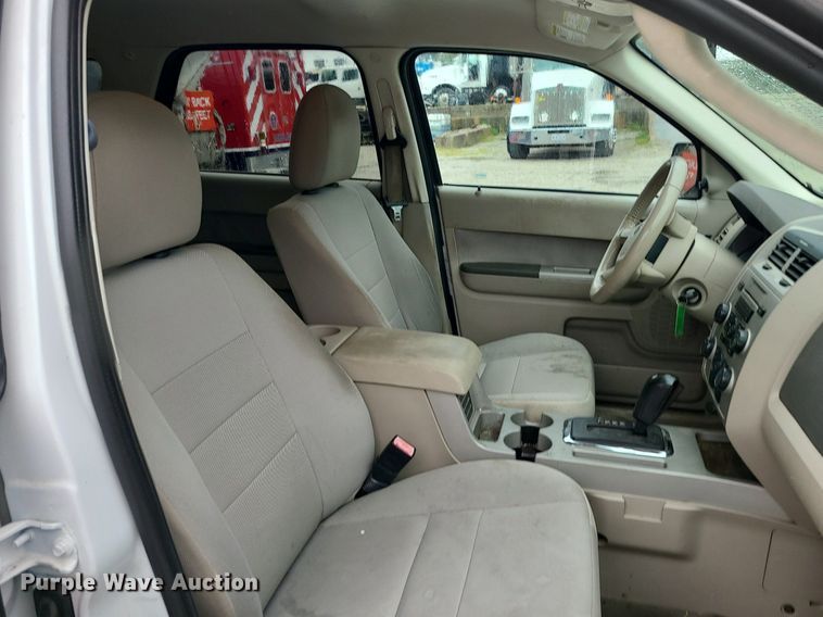 image for item MG9676 2010 Ford Escape XLT  SUV