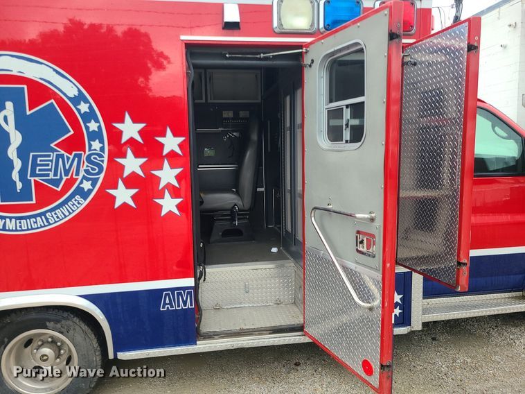 image for item MG9677 2009 GMC Savana G4500  ambulance