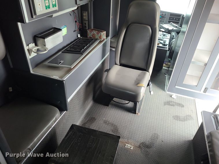 image for item MG9677 2009 GMC Savana G4500  ambulance