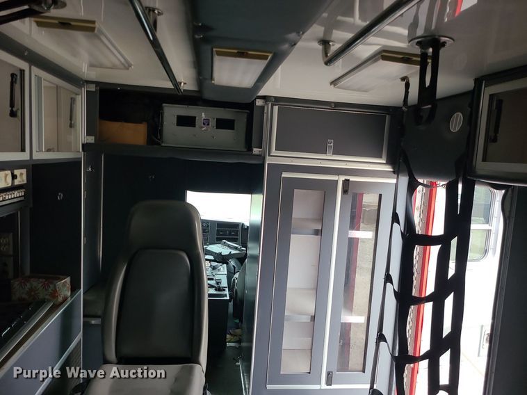 image for item MG9677 2009 GMC Savana G4500  ambulance