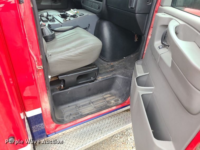 image for item MG9677 2009 GMC Savana G4500  ambulance