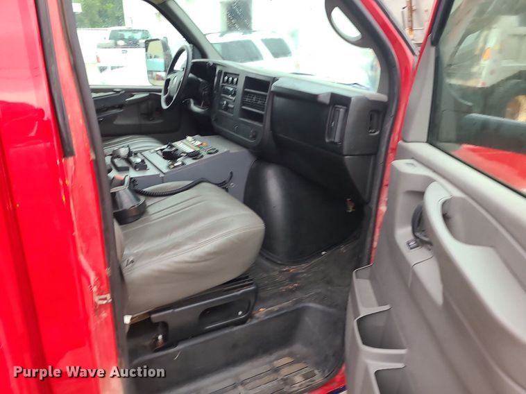 image for item MG9677 2009 GMC Savana G4500  ambulance