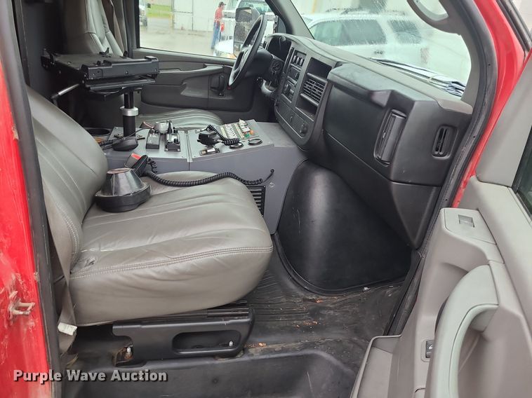 image for item MG9677 2009 GMC Savana G4500  ambulance