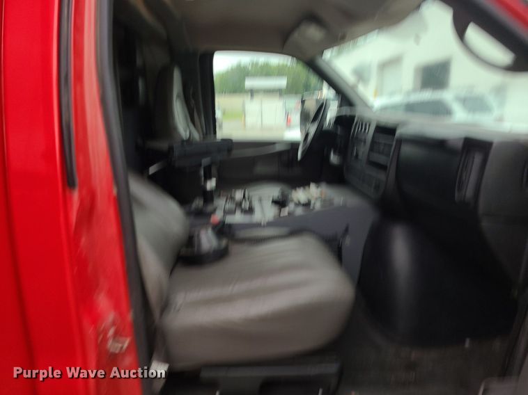 image for item MG9677 2009 GMC Savana G4500  ambulance