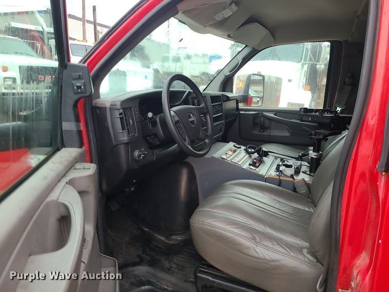 image for item MG9677 2009 GMC Savana G4500  ambulance