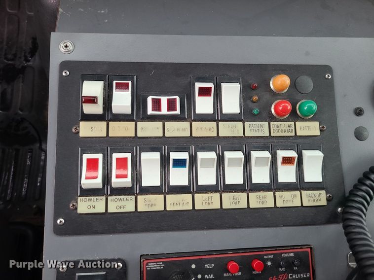 image for item MG9677 2009 GMC Savana G4500  ambulance