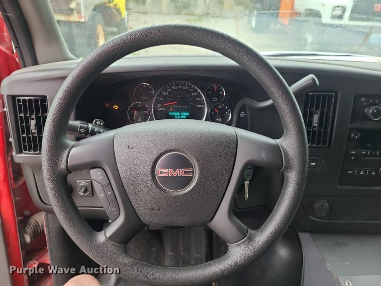 image for item MG9677 2009 GMC Savana G4500  ambulance