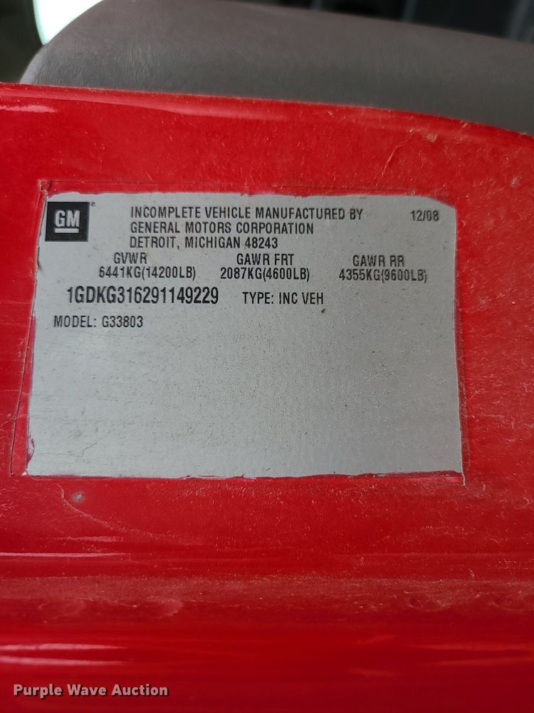 image for item MG9677 2009 GMC Savana G4500  ambulance