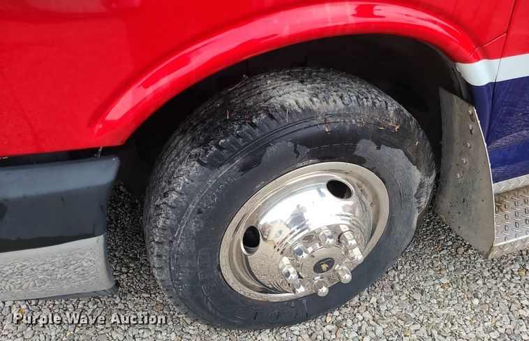 image for item MG9677 2009 GMC Savana G4500  ambulance