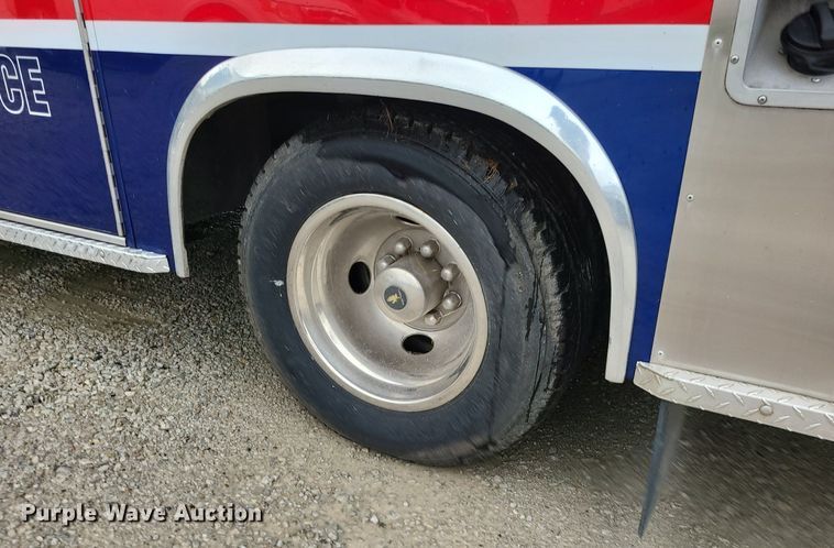 image for item MG9677 2009 GMC Savana G4500  ambulance