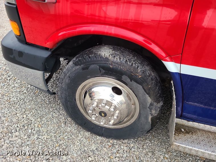 image for item MG9677 2009 GMC Savana G4500  ambulance