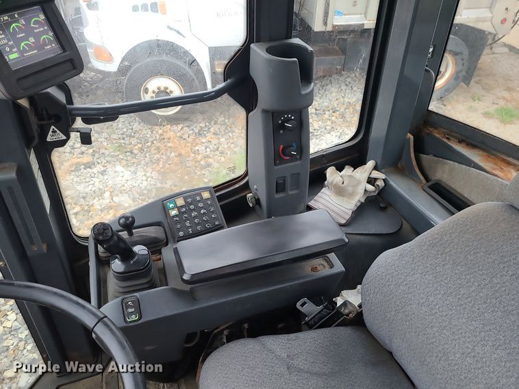 image for item MG9678 2010 John Deere 544K  wheel loader