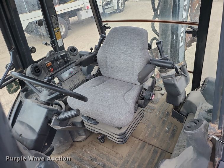 image for item MG9679 2008 John Deere 410J  backhoe