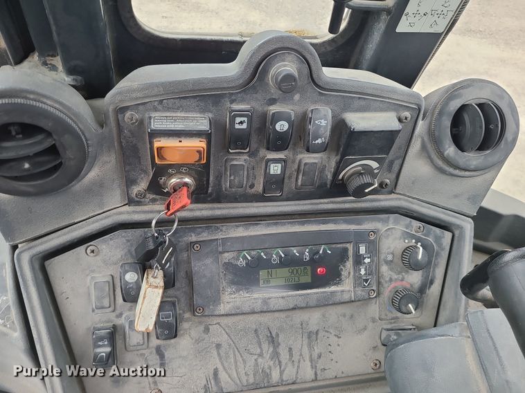 image for item MG9679 2008 John Deere 410J  backhoe