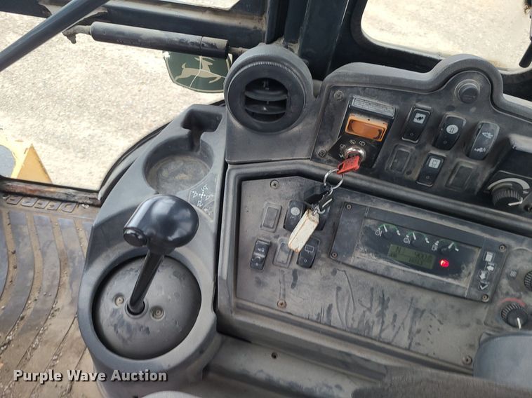 image for item MG9679 2008 John Deere 410J  backhoe