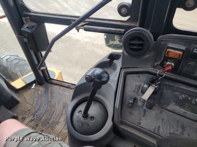 image for item MG9679 2008 John Deere 410J  backhoe