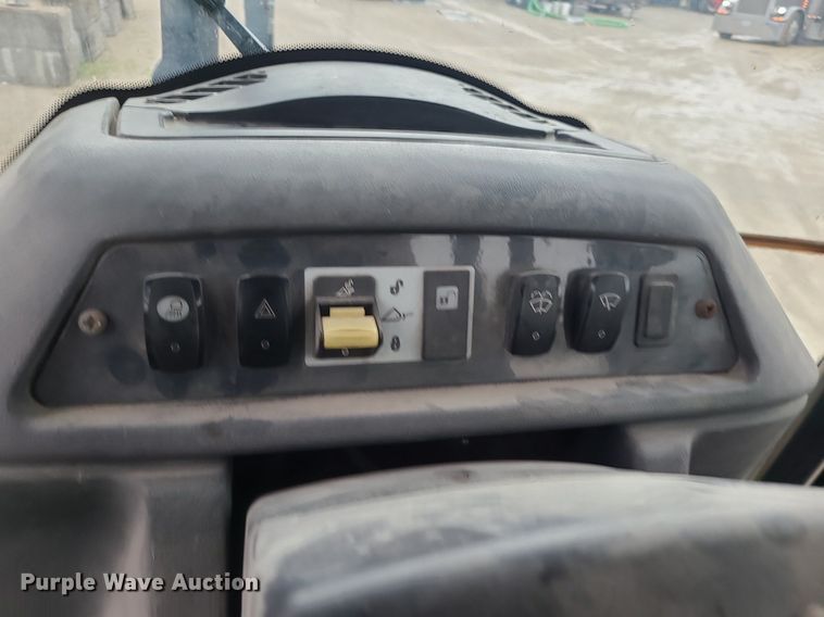 image for item MG9679 2008 John Deere 410J  backhoe