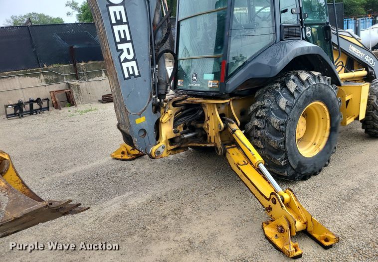 image for item MG9679 2008 John Deere 410J  backhoe