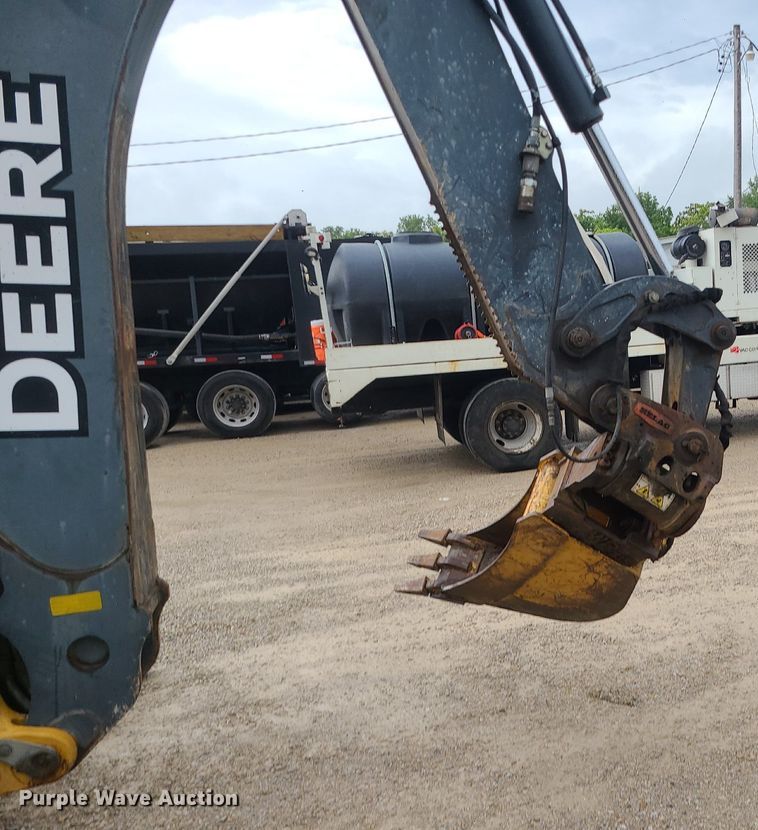 image for item MG9679 2008 John Deere 410J  backhoe