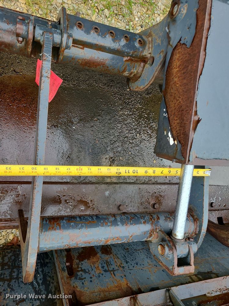 image for item MG9681 Bobcat  66"W skid steer grapple bucket