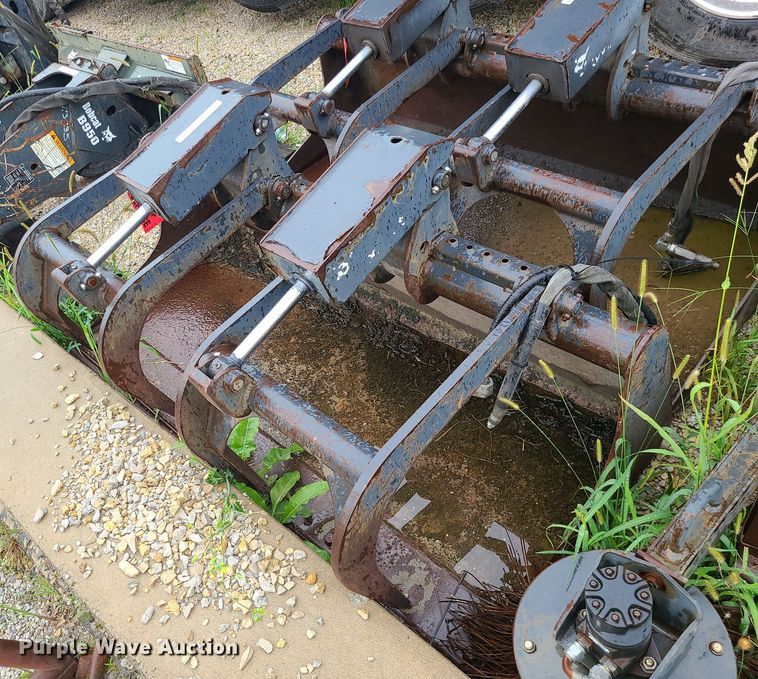 image for item MG9682 Bobcat  66"W skid steer grapple bucket